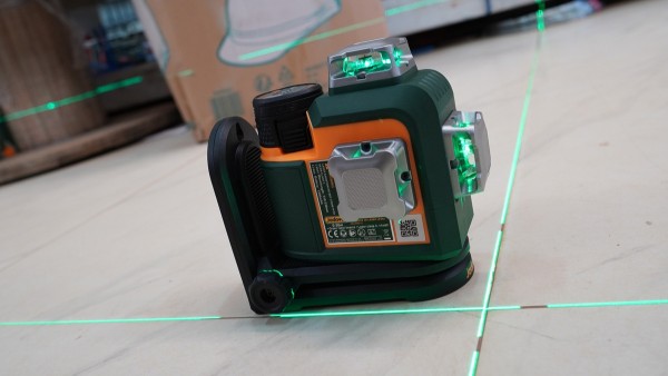 Nivel Laser 12 Líneas 3d Verde Con Batería 12v Jadever 30m - Imagen 9
