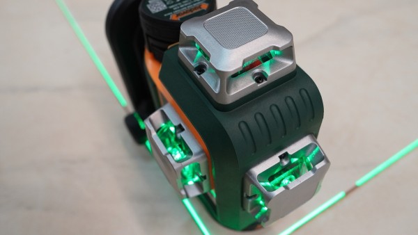 Nivel Laser 12 Líneas 3d Verde Con Batería 12v Jadever 30m - Imagen 12